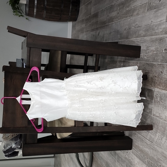 Dress - Picture 1 of 10